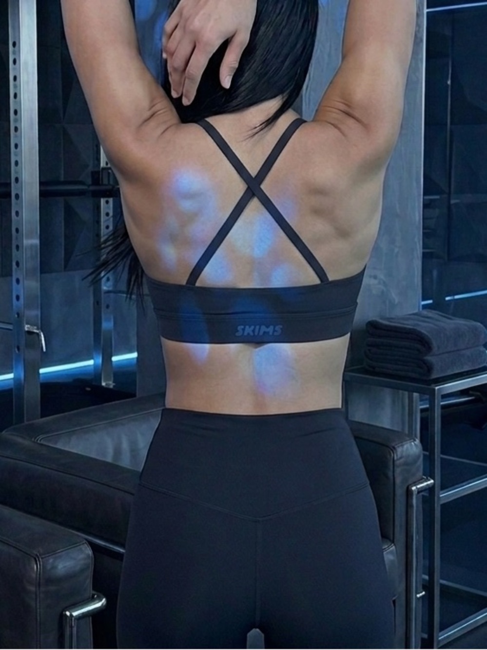 Nike x SKIMS Obsidian Shine Half Zip Long Sleeve Zip Top & Plunge Bra Set M - Picture 6 of 7